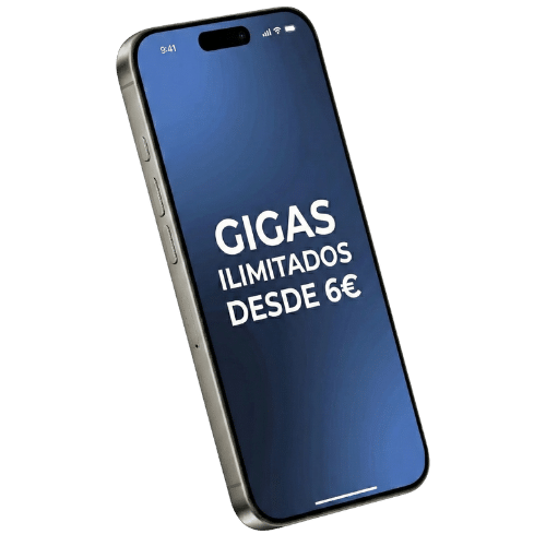 Clienta de Avanza Fibra usando su móvil con datos ilimitados